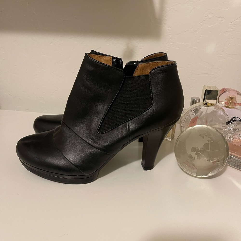 Sofft Women Ankle Boot Leather Shoes size 9M
